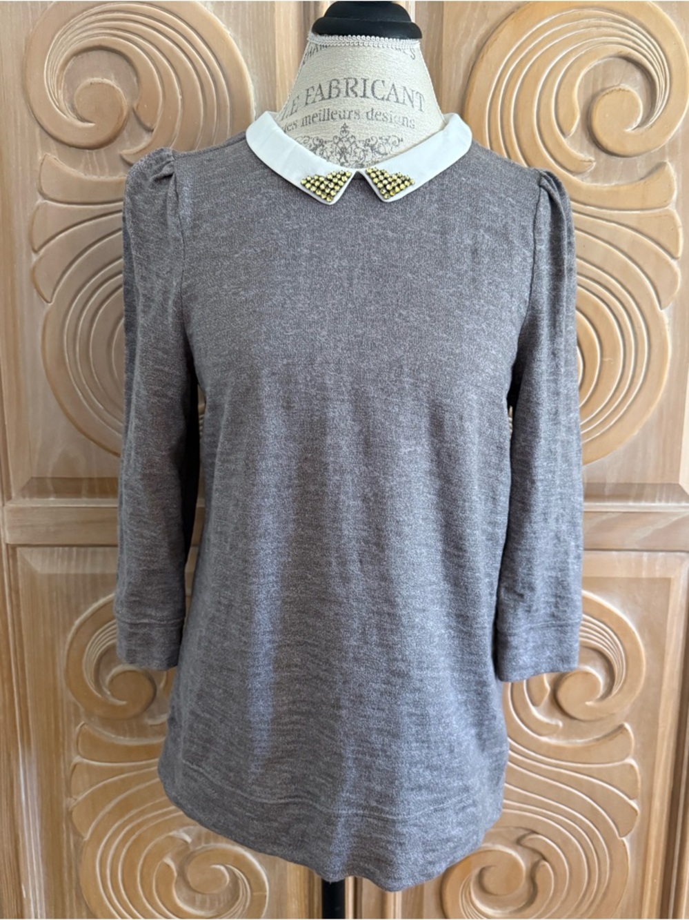 LOFT Gray Knit Top with White Embellished Peter Pan Collar Size Large